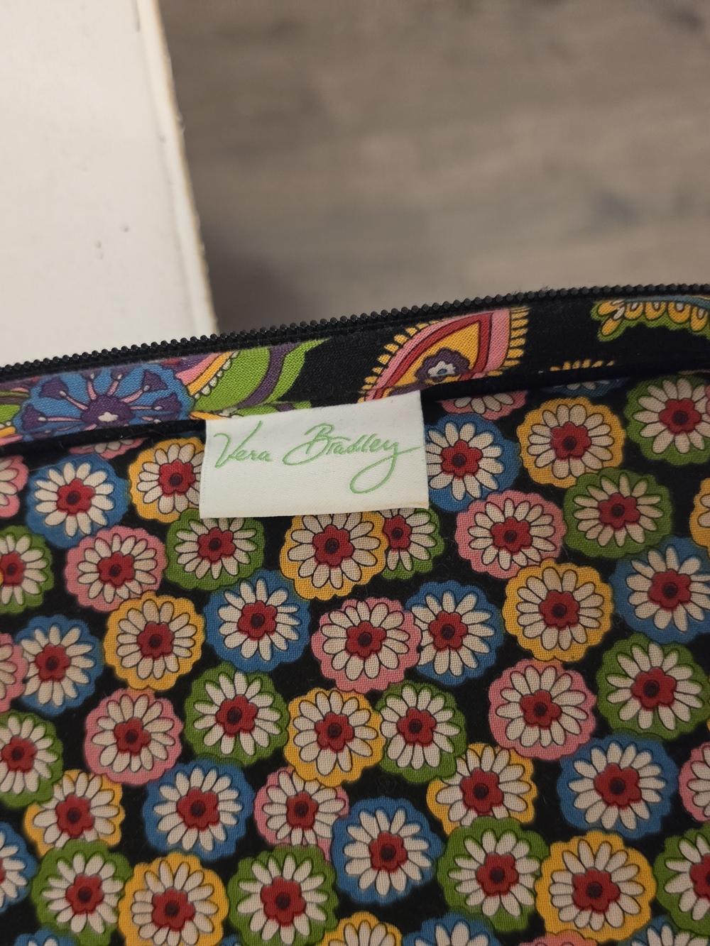 Vera Bradley Black Multicolor Quilted Paisley Travel Laptop Case - Picture 3 of 5